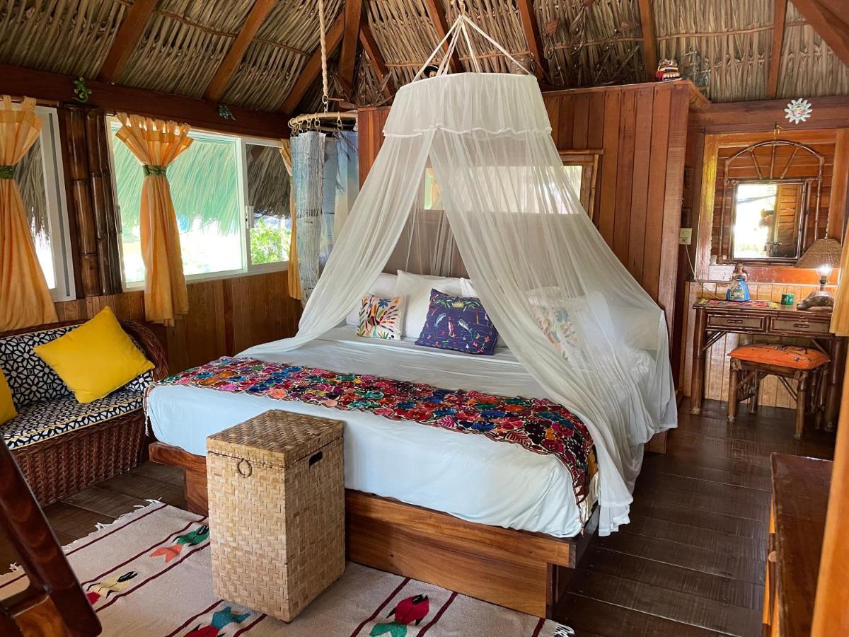 Bungalows Tree Tops - Adults Only Zihuatanejo Buitenkant foto