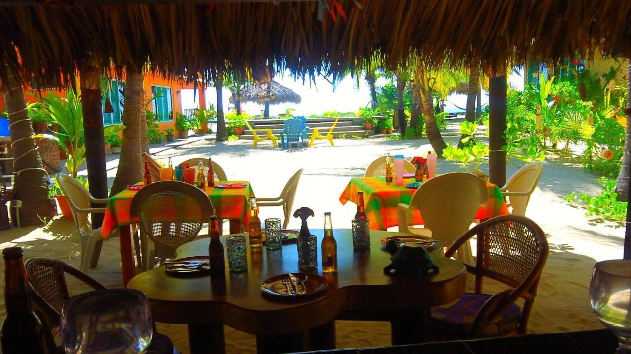 Bungalows Tree Tops - Adults Only Zihuatanejo Buitenkant foto