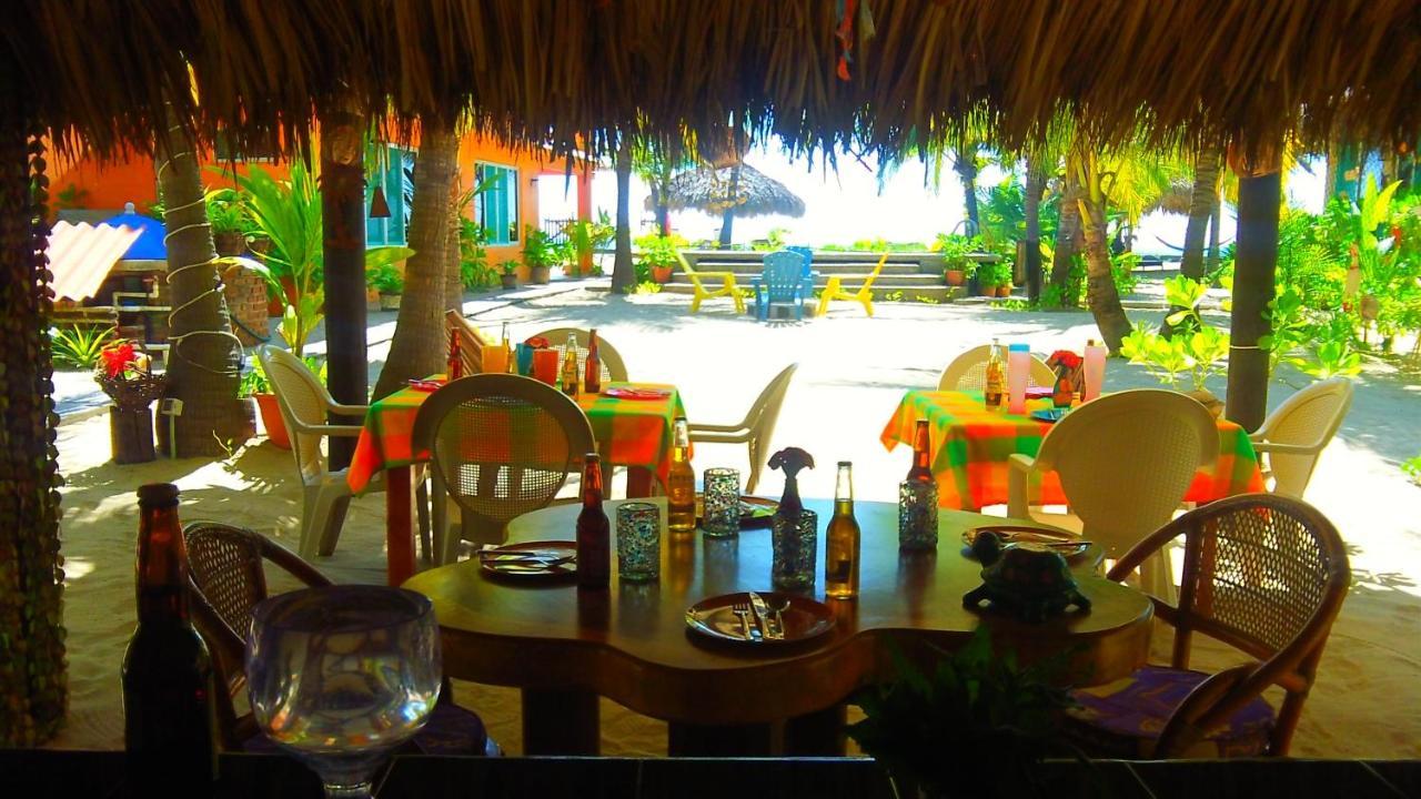 Bungalows Tree Tops - Adults Only Zihuatanejo Buitenkant foto
